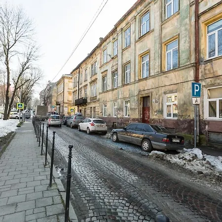 Apartment студія біля оперного театру по вулиці гонти 4-3а Lviv